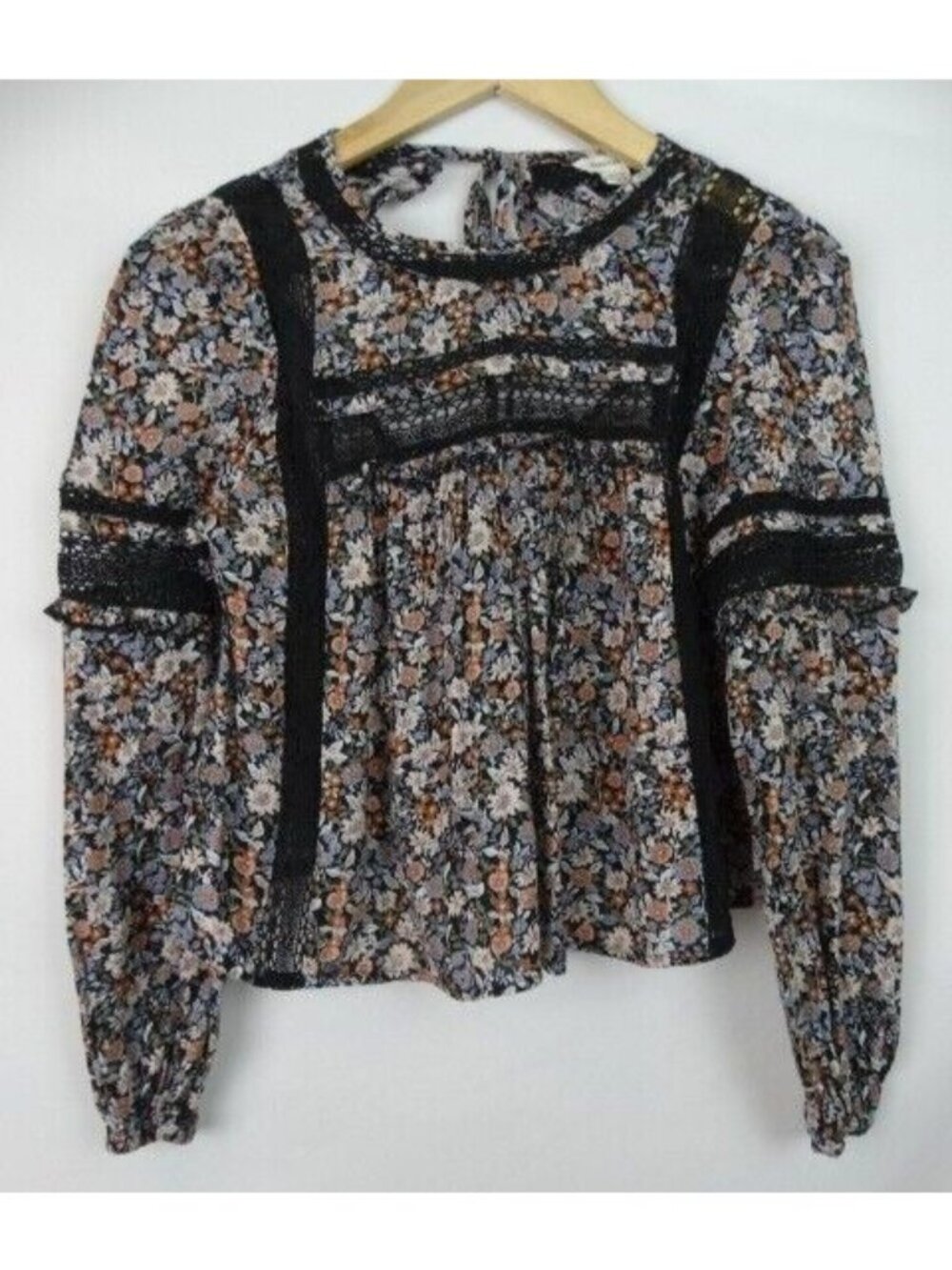 American Eagle Women's Crop Top Size XS Floral Boho Long Sleeve Cropped Shirt